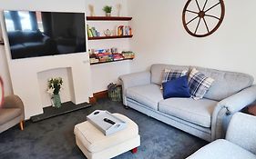 Castle Manor, 4 Bed Seaside Retreat